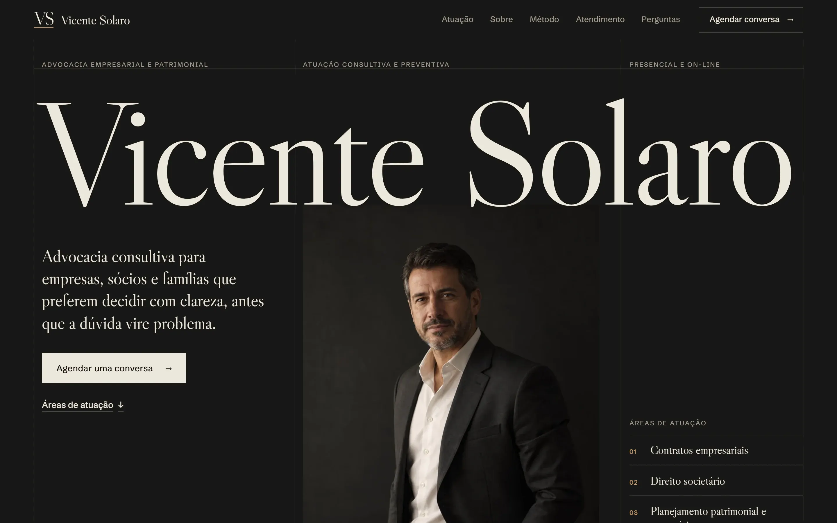 Hero do site conceito de Vicente Solaro em fundo grafite, com o nome em serifada marfim de grande escala, retrato do advogado e lista de áreas de atuação.